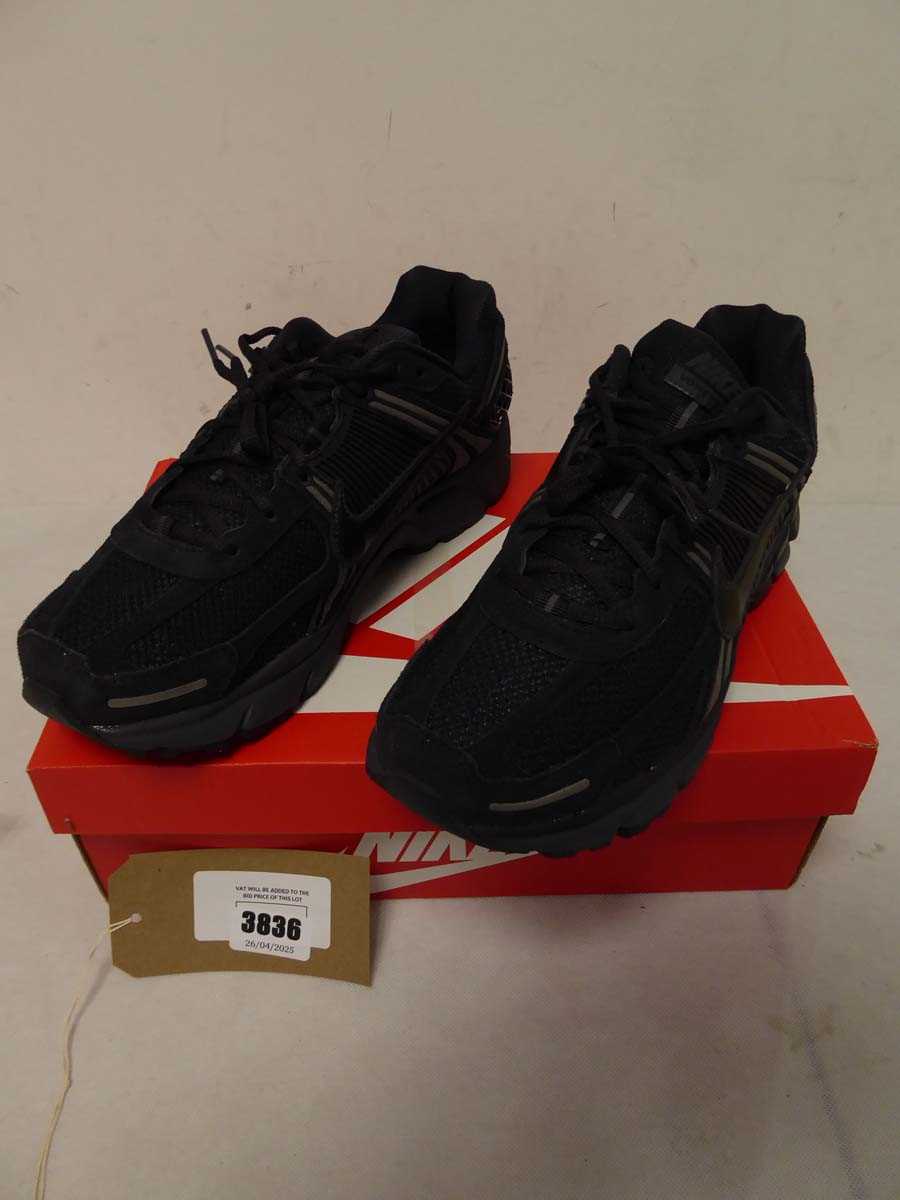 Lot 3836 - Boxed pair of Nike Zoom Vomero 5, black, UK 9.5