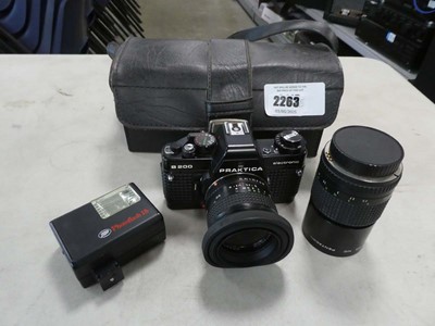 Lot 2113 - Praktica B200 SLR camera with accessories and...