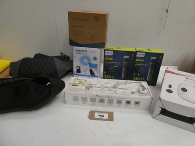Lot 3689 - Philips All In One 7000 Series trimmers, Water...