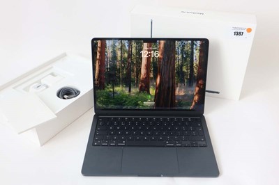 Lot 1387 - Apple MacBook Air 13.6-inch with Apple M2 chip,...