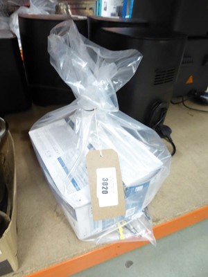 Lot 3020 - 2 boxes of vinyl gloves