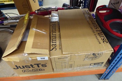 Lot 3142 - Box of white t-shirts and box of cleansing wipes
