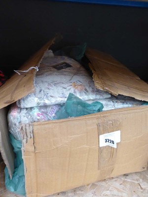 Lot 3220 - Box of various textile materials