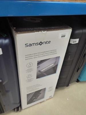 Lot 3232 - Two piece hard shelled Samsonite suitcase set