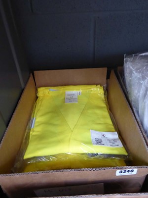 Lot 3240 - Box of 15 high vis vests