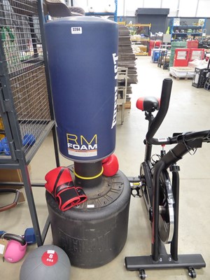 Lot 3284 - Everlast punch bag with gloves and an 8kg...