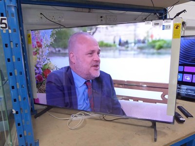 Lot 2317 - Hisense 55" TV Model 55U5KQTUK with box B35...