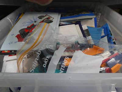 Lot 2461 - Box of various Lego items