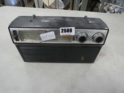 Lot 2509 - Bush portable radio TR222