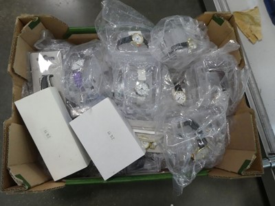 Lot 2369 - Box containing watches