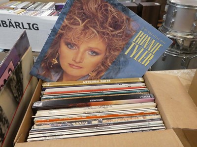 Lot 2530 - Box containing various vinyl records inc....