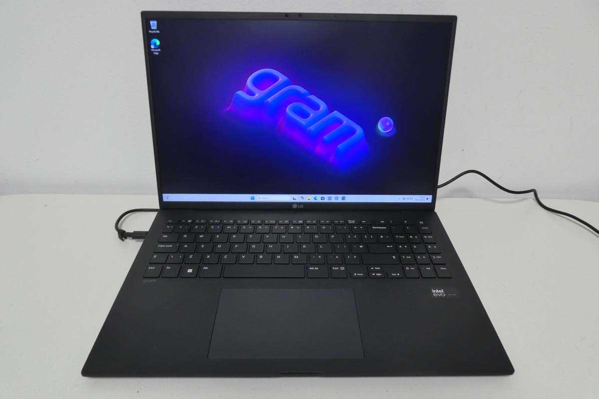 Lot 1403 - LG Gram 16Z90S notebook PC, Intel Core Ultra 5-...