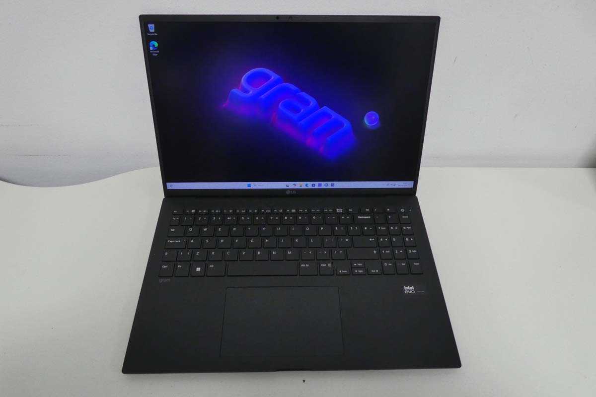 Lot 1404 - LG Gram 16Z90S notebook PC, Intel Core Ultra 5-...