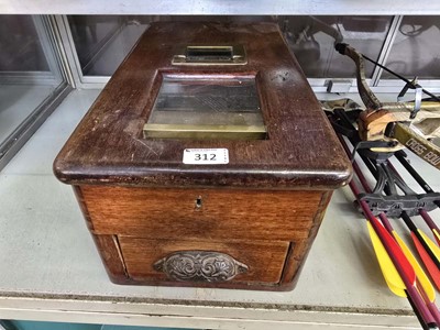 Lot 312 - An oak cased early 20th century shops till