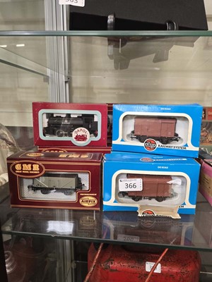 Lot 366 - An assortment of eleven 00 gauge carriages by...