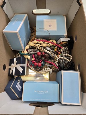 Lot 388 - A carton of costume jewellery, mainly bead...