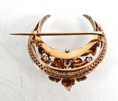 Lot 740 - A late 19th/early 20th century yellow metal...