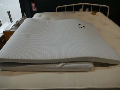 Lot 1268 - Panda memory foam mattress topper, 34" wide...