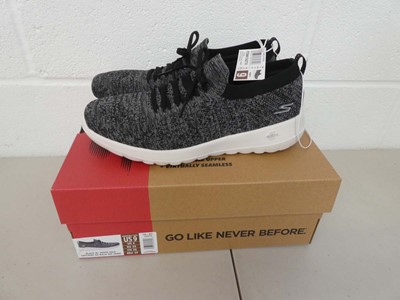 Lot 1617 - Boxed pair of Skechers go walk gen 5 air...