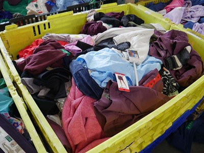 Lot 1626 - Pallet containing mixed mens and womens...