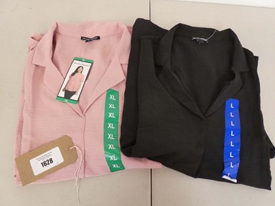 Lot 1628 - Approx. 40 Hilary Radley v-neck blouses