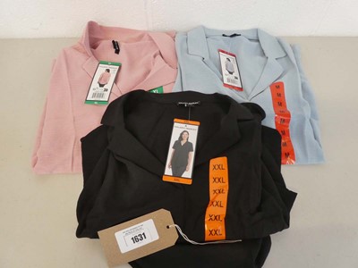 Lot 1631 - Approx. 40 Hilary Radley v-neck blouses