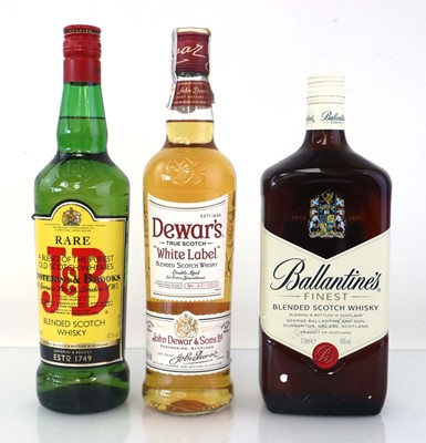 Lot 3 - 3 bottles of Scotch Whisky, 1x Dewar's True...