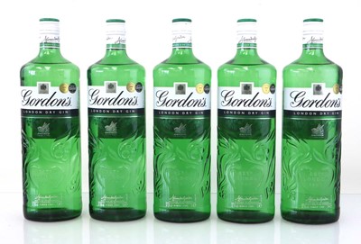 Lot 10 - 5 bottles of Gordon's London Dry Gin 37.5% 1...