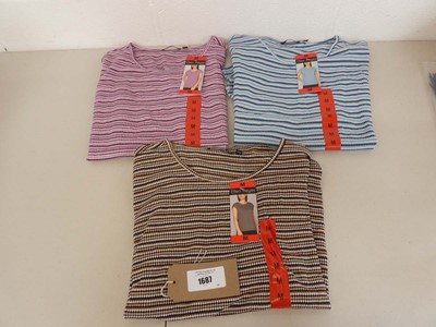 Lot 1687 - Approx. 40 women's short sleeve shirts by...