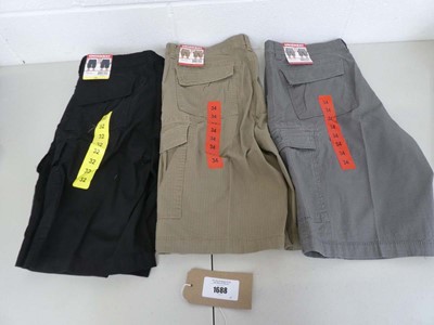 Lot 1688 - Approx. 17 pairs of men's Union Bay cargo shorts.