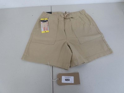 Lot 1693 - Approx. 30 pairs of women's beige shorts by...