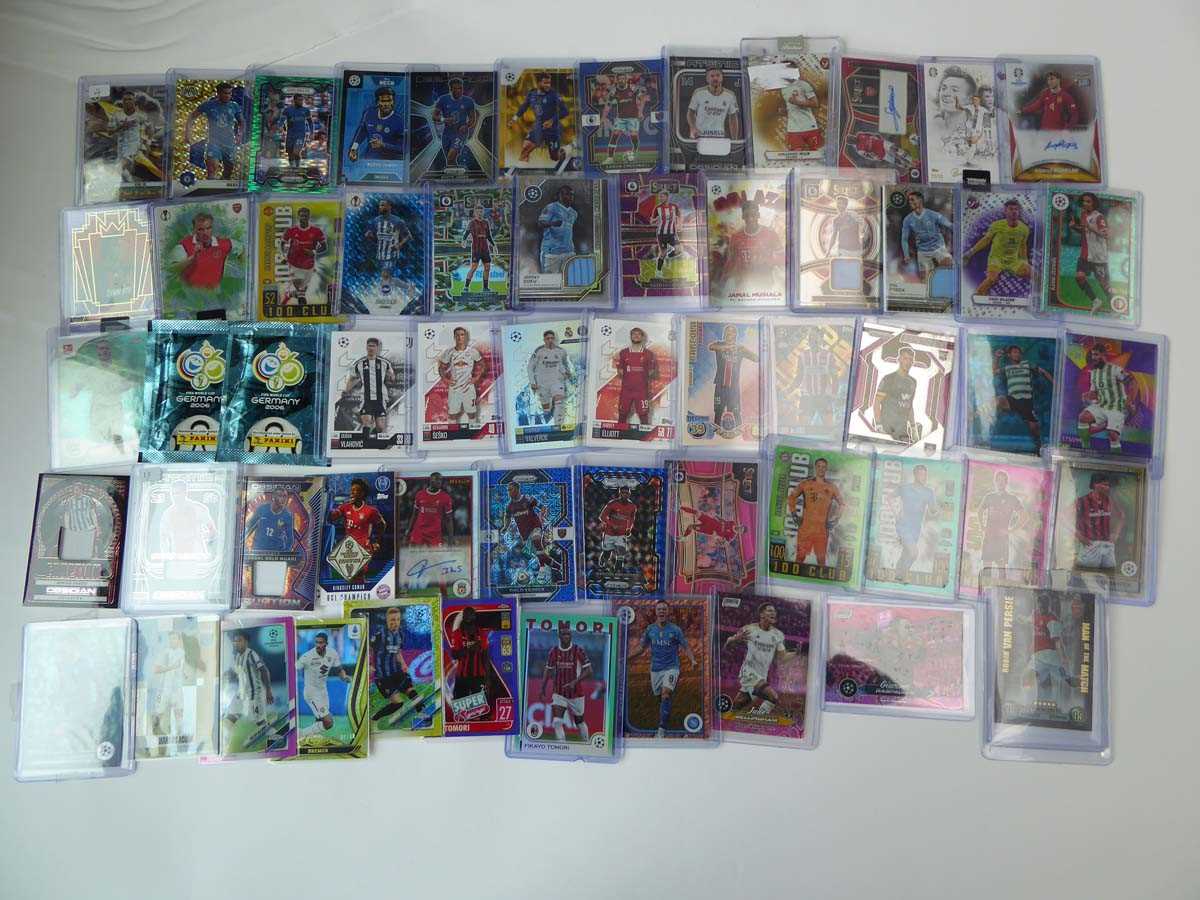 Lot Qty of top loaded/sleeved football trading...