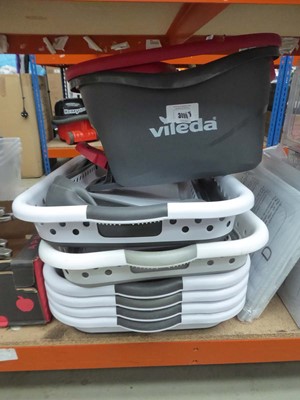 Lot 3099 - Vileda mop bucket and 4 expanding baskets