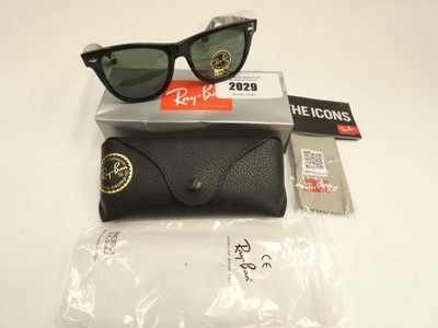 Lot 2029 - Ray-Ban RB2140 sunglasses with case and box