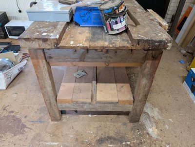 Lot 8 - 2m carpenters bench with vice and a 4 drawer...