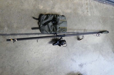 Lot Sonik S3 carp fishing rod with Sonik Tournos...