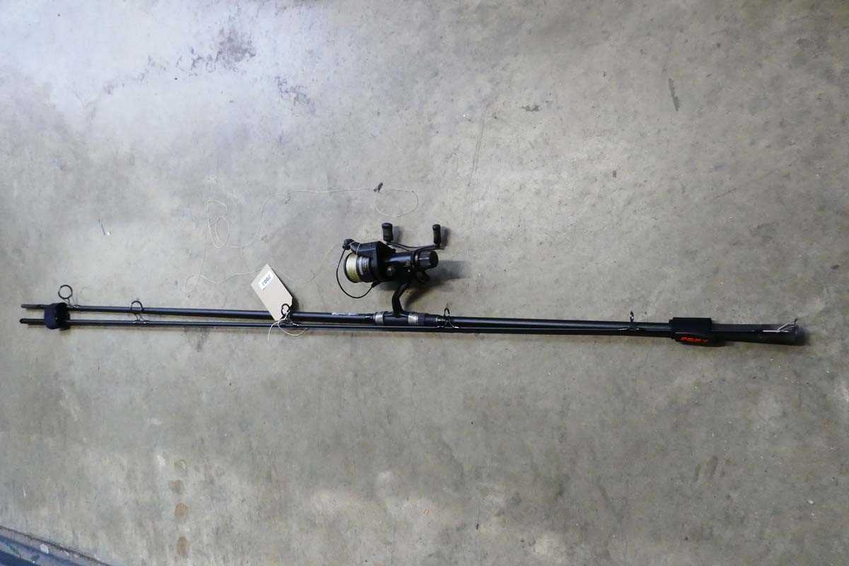 Lot Warrior S 12' carp rod with Shimano 8010 XT-7...