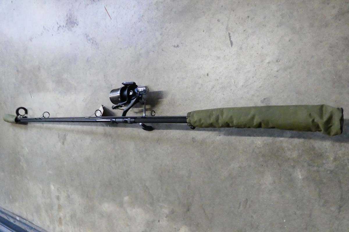 Lot Longbow DF 12' carp fishing rod with...