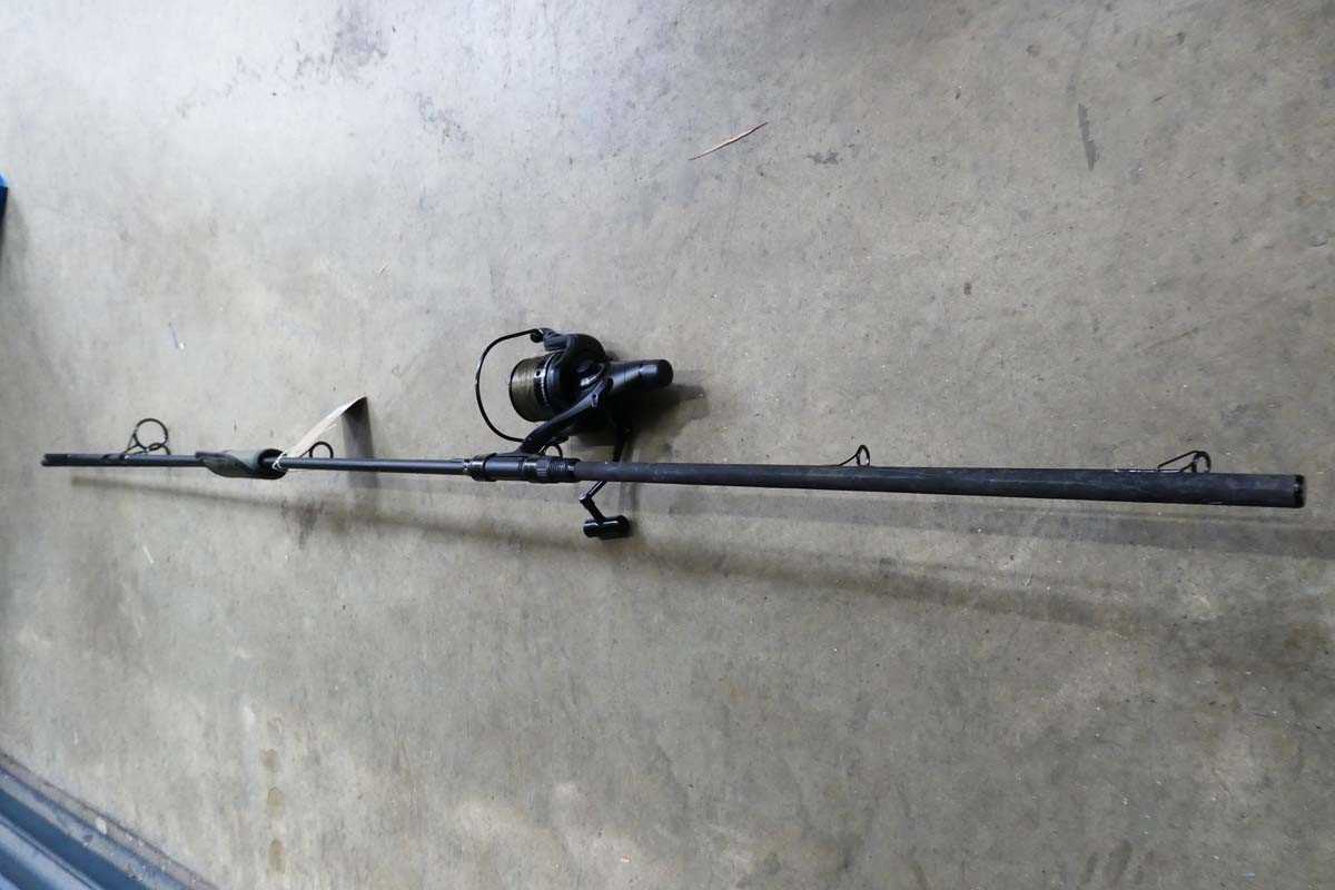 Lot Sonik S3 12' carp fishing rod with Sonik...
