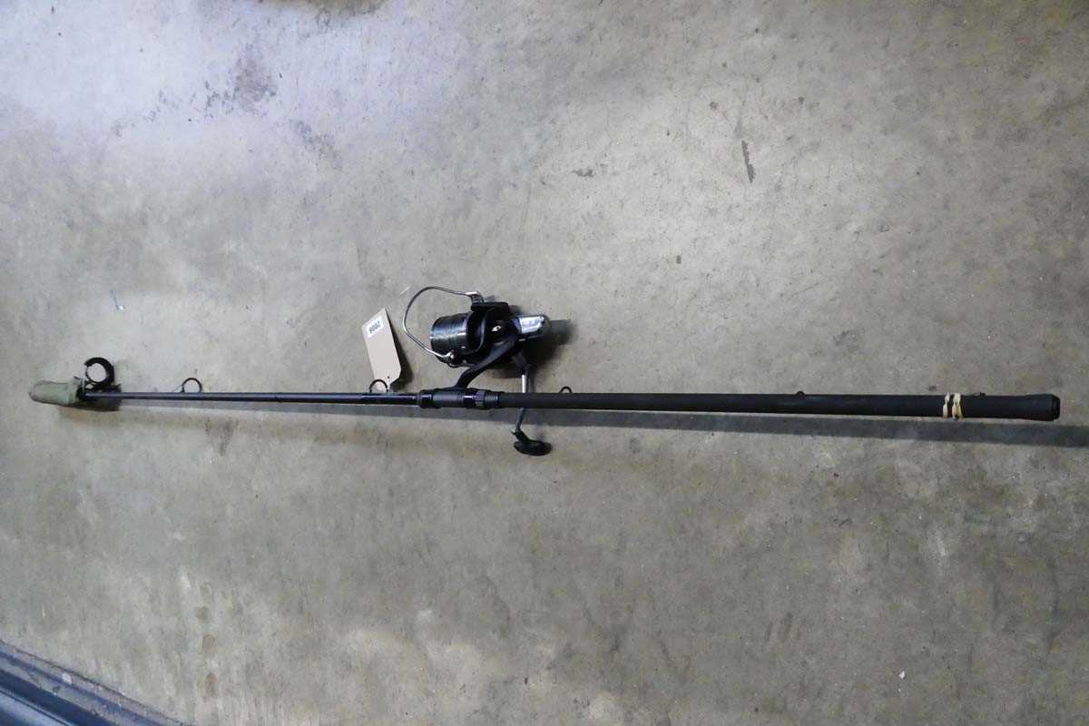 Lot Longbow DF 12' carp fishing rod with...