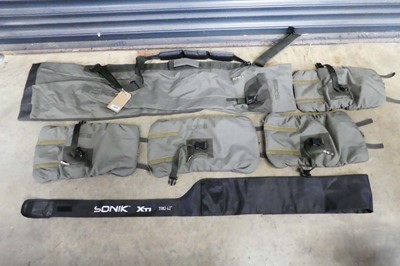 Lot Sonik XTI Trio 42" rod bag with Sonik SKS 2...