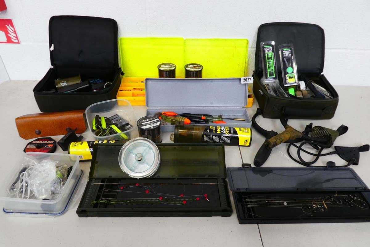 Lot Quantity of mixed fishing related tackle incl....