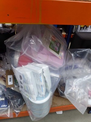 Lot 3017 - Food chopper, Picnic dining set, cannisters,...