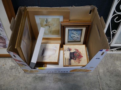 Lot 1279 - Box containing small framed prints