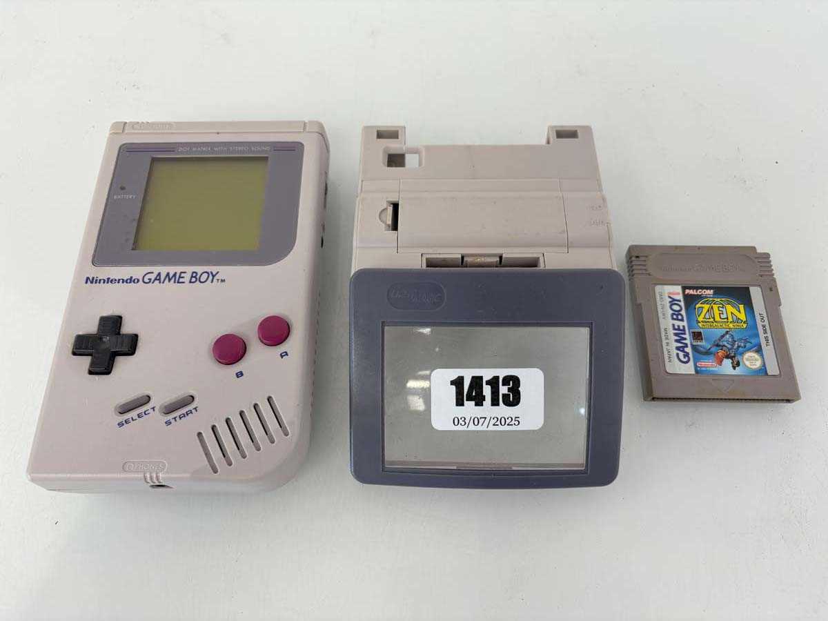 Lot GameBoy with Magnifier and Zen Intergalactic...