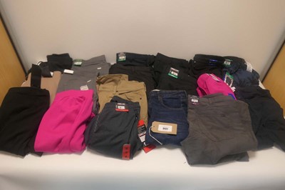 Lot 3421 - x18 mixed trousers/shorts to include kirkland etc
