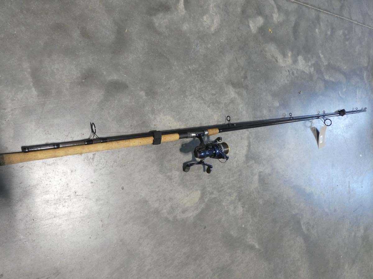 Lot The Specialist Method Master 12' carp fishing...