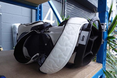 Lot 4345 - GG blue and white golf bag
