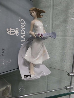 Lot 2077 - Lladro lady with flowers