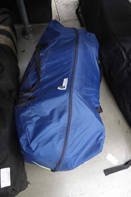 Lot 4359 - Berghaus air shelter